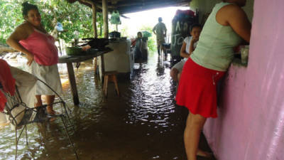 En la comunidad de El Culebrero, Juticalpa, varias viviendas resultaron inundadas por las fuertes lluvias.