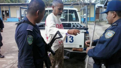 Lorenzo Alfaro se entregó voluntariamente a la Policía cuando estos llegaron a detenerlo para evitar su suicidio.