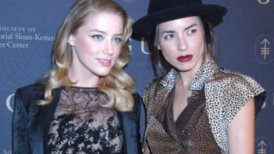 Amber Heard y Tasya Van Ree.