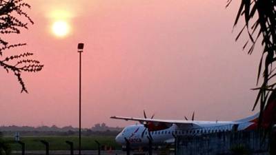 Así amaneció la ciudad de San Pedro Sula, fotografía tomada en el aeropuerto Ramón Villeda Morales. Foto Max Lemus