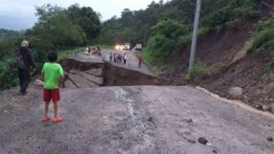 La situación mantiene alarmadas a los pobladores de estas zonas, además de los conductores que transitan por este lugar.