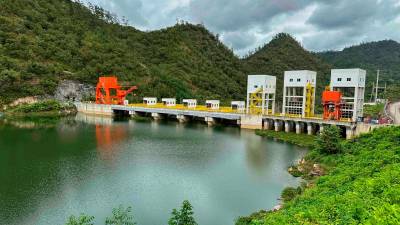 <b><span class=mln_uppercase_mln>Oriente.</span></b> Hidroeléctrica Patuca III en la comunidad de Patuca, departamento de Olancho.