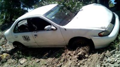 El taxi se fue al crique situado en la 28 calle y 15 avenida de la colonia Valle de Sula, adonde los vecinos capturaron al tipo.