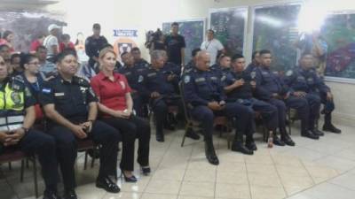 Los policías dijeron presente y se comprometieron a participar con sus familias.