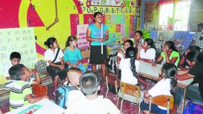 Los salones de clase serán insuficientes para la cantidad de alumnos que se van a ir sumando a las clases étnico-bilingües.