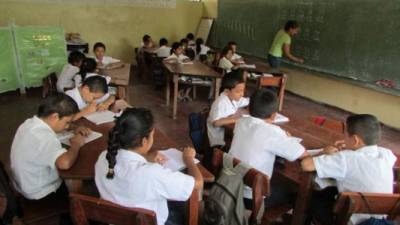 Las autoridades informaron que el retorno a clases se realizará de manera escalonada y con la implementación de un modelo mixto del servicio educativo.