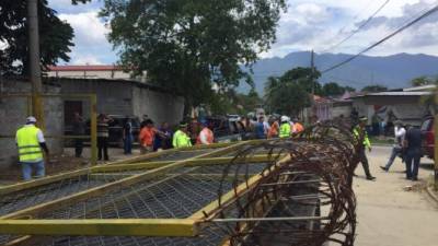 Al no lograr acuerdo entre vecinos la Policía Municipal retiró los portones.