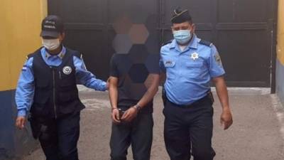 El sujeto fue aprehendido por autoridades policiales tras una denuncia interpuesta por la víctima.