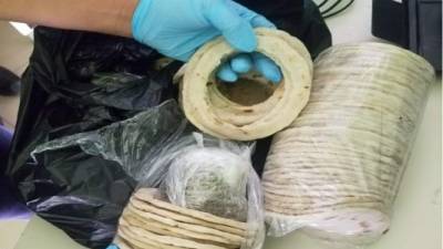 Dos envoltorios de cannabis son los que la dama intentó introducir al centro penal.