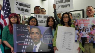 l Gobierno de Obama ha deportado dos millones de inmigrantes, según activistasDurante una rueda de prensa celebrada hoy en Los Angeles, la Coalición por los Derechos Humanos de los Inmigrantes de Los Ángeles (CHIRLA), junto con otros grupos de defensa de los derechos humanos, denunciaron que 'dos millones (de deportados) son demasiado'. EFE