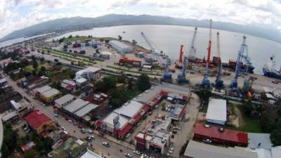 Vista áerea de una de las terminales de Puerto Cortés, el principal puerto de Honduras.