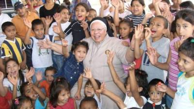 Una vida dedicada al servicio La vida de sor María Rosa estuvo marcada por una devoción a Dios que la plasmó a través de su obra a la niñez y juventud hondureña desamparada. Miles recuerdan cómo ella los ayudó entonces.Fotos: Sor Maria documentary