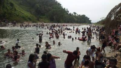 Uno de los balnearios más visitados es el de río Cuaca, cerca de Tocoa.