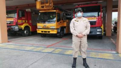 El mayor Alberto Varela informó que hay diez bomberos contagiados de COVID-19 y cinco bajo sospecha de haber contraído el virus.