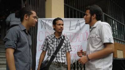 Javier Hernández, Marco Rubí y Obed Córdoba son los tres estudiantes que tuvieron que rendir declaración en el Ministerio Público.