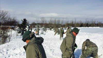 El Gobierno de EUA desplegó la Guardia Nacional en Nueva York que colabora en los esfuerzos para remover la inmensa cantidad de nieve acumulada en varias ciudades del estado.