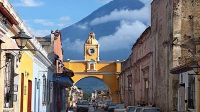 Los guatemaltecos presumen que Antigua, parte de la lista del Patrimonio Cultural de la Humanidad de la UNESCO desde 1973.