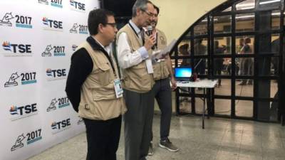 Conferencia de prensa de los observadores de la OEA.