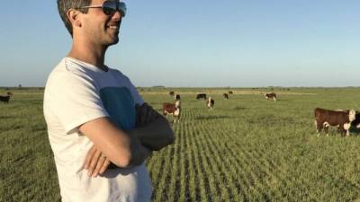 Federico Stange dice que las medidas del gobierno de Mauricio Macri le hanpermitido volver a trazar planes a largo plazo en su campo de 2.200 hectáreas.