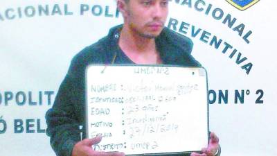 Víctor Manuel Sánchez Elvir es acusado por las autoridades de matar a una mujer e ir a botar su cadáver.