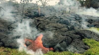 El volcán Kilauea en Hawái amenaza con arrasar un poblado entero en la isla grande.