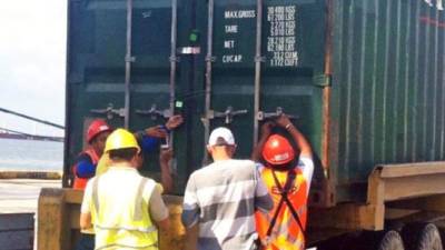 Cientos de contenedores se encuentran varados en Panamá.