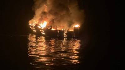 El Conception se incendió con 34 personas a bordo en las aguas de la isla de Santa Cruz./AFP.