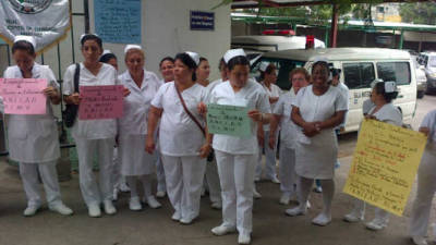 Enfermeras del Leonardo Martínez se unieron a la protesta.
