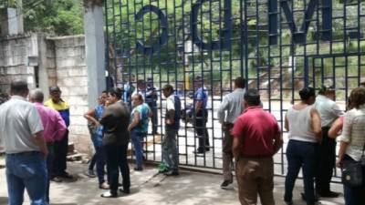 Solamente dos guardias de seguridad custodian las instalaciones de la alcaldía ubicada en la colonia 21 de octubre de la capital.