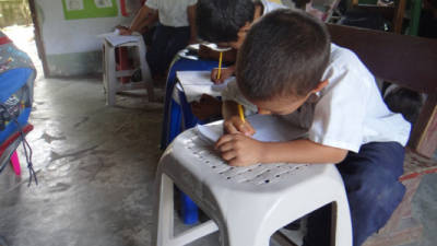 Los escolares hondureños recibirán doble jornada de clases a partir de este año.