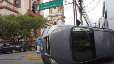 El accidente ocurrió en la primera calle y la segunda avenida atrás de la catedral de San Pedro Sula.