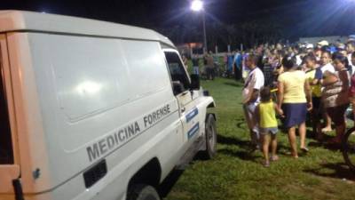 Medicina Forense al momento de realizar el levantamiento del cuerpo.