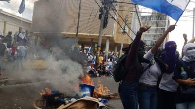 Momentos de tensión se viven en Tegucigalpa, capital de Honduras.