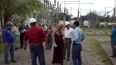 Diputados y sindicalistas de la Enee visitaron la térmica de La Ceiba, la que necesita reparación.