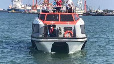 El Comité de Emergencia Muni­cipal (Codem) en Puerto Cortés se encargó de realizar todo la logística de bioseguridad a la llegada de los marinos.