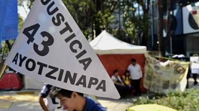 Los mexicanos continúan exigiendo justicia por los normalistas a un año de su desaparición.