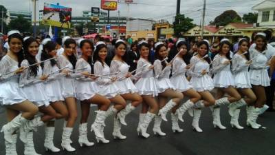 Las chicas del colegio Santa Mónica en Tegucigalpa.