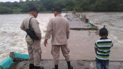 Nate ingresó por la parte oriental de Honduras; en su trayecto dejó fuertes lluvias.