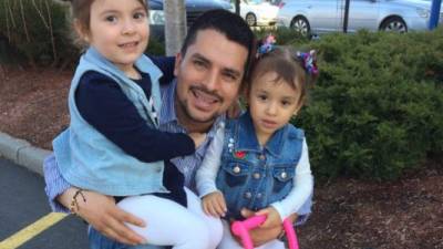Villavicencio, padre de dos menores estadounidenses, permanecerá detenido hasta que un juez defina si es deportado a su natal Ecuador./Foto Twitter.