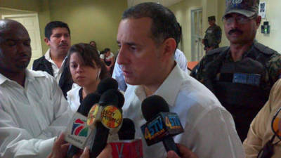 El fiscal adjunto Rigoberto Cuellar, llegó esta mañana a La Ceiba.