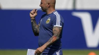 Argentina's coach Jorge Sampaoli attends a training session at the team's base camp in Bronnitsy, on June 23, 2018, during Russia 2018 World Cup football tournament. / AFP PHOTO / JUAN MABROMATA