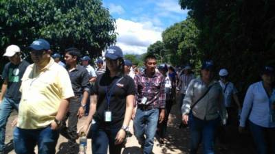 Asistentes del congreso hicieron ayer una gira de campo por la Escuela Agrícola Panamericana.