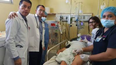 En el Hospital Atlántida se realizó la primera hemodiálisis a un paciente.