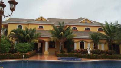 La residencia de lujo fue asegurada por la Lucha Contra el Narcotráfico, la Fiscalía Contra el Crimen Organizado con el apoyo de la Policía Militar de Honduras.