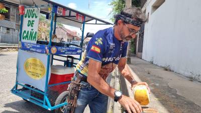 Álex vio la oportunidad de volver a La Ceiba más de 20 años después y no desaprovechó.