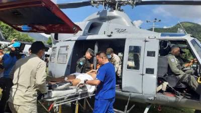 Ariel Girón fue trasladado en un helicóptero este jueves por las Fuerzas Armadas y el Cuerpo de Bomberos desde el sector de Chamelecón de San Pedro Sula hasta el Hospital Militar en Tegucigalpa.