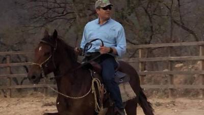 El expresidente de Honduras Juan Orlando Hernández mantenía a sus caballos en sus fincas en tres departamentos.