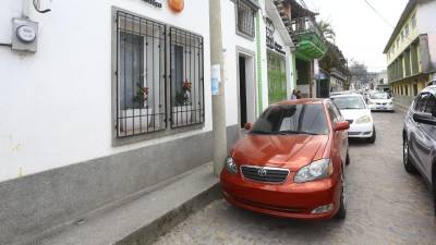 Hospel está ubicado en la calle 1 NO Barrio El Carmen, Santa Rosa de Copán, Honduras. sus redes sociales: Facebook e Instagram @ClinicaHospel o por Google Maps. Teléfonos: 33128799/ 97231041/ 96020110.