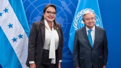 Presidenta Xiomara Castro junto al secretario general de la ONU, Antinio Guterres, en uno de sus viajes a las Naciones Unidas para negociar la Cicih.
