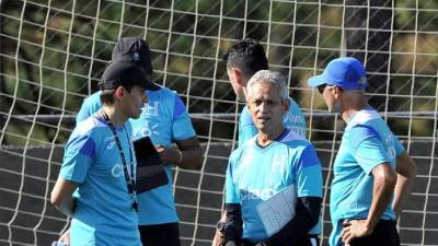 La prensa local reaccionó a la convocatoria de la selección de Honduras para los duelos ante México, en la que señalan a algunos futbolistas y las ausencias en el listado de Reinaldo Rueda.